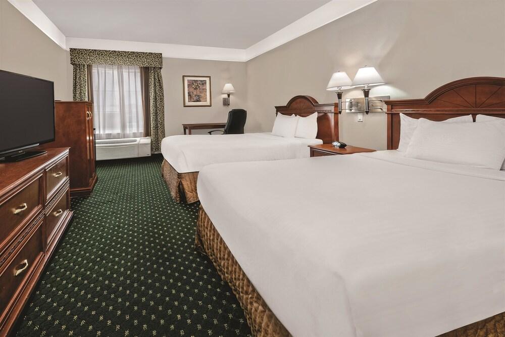 La Quinta By Wyndham Stephenville Exterior photo