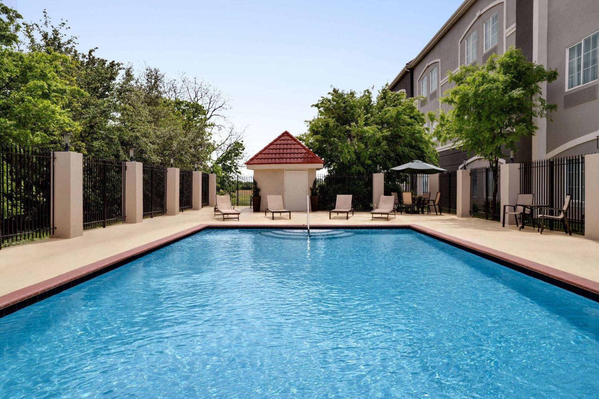 La Quinta By Wyndham Stephenville Exterior photo