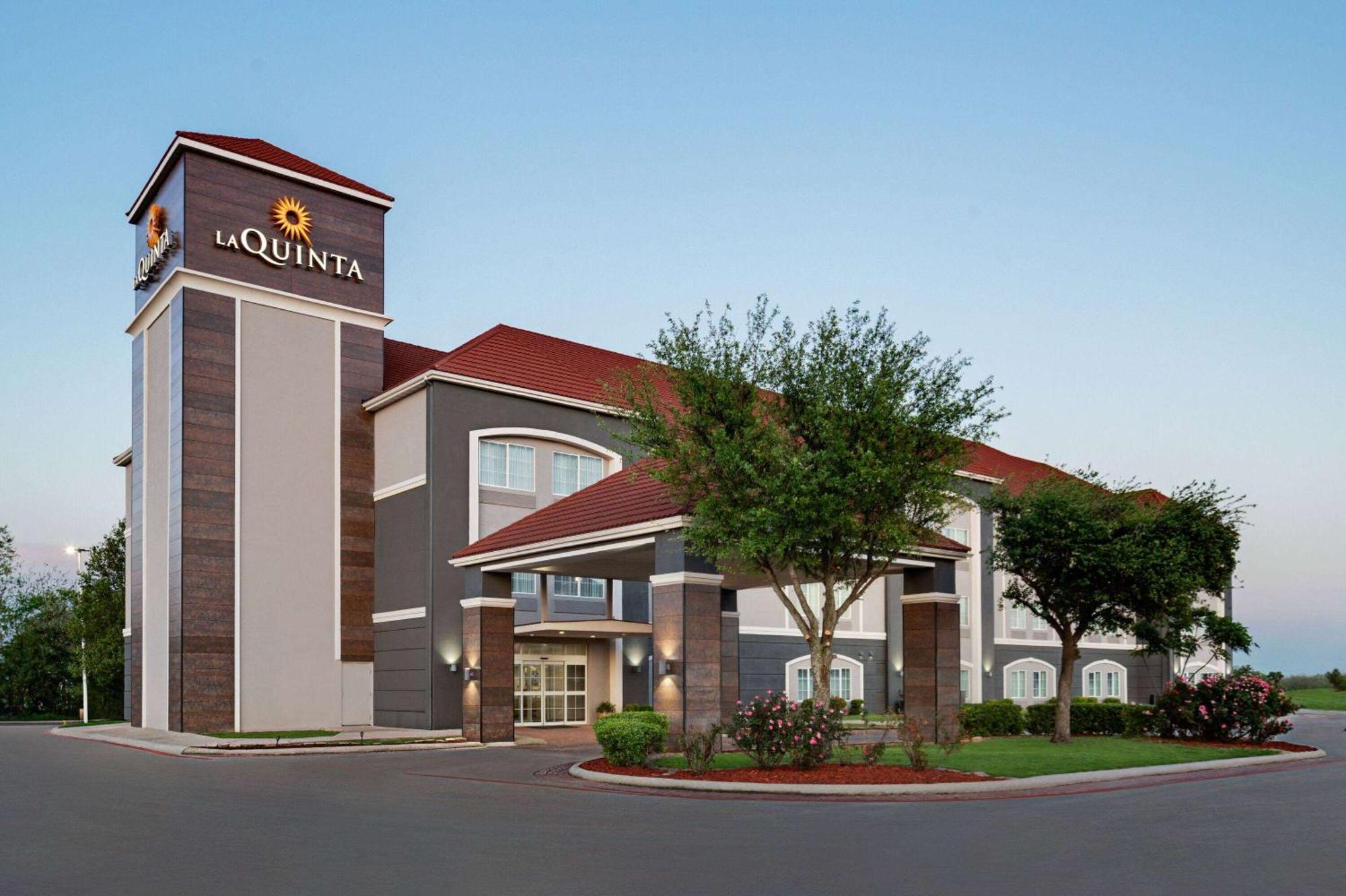 La Quinta By Wyndham Stephenville Exterior photo
