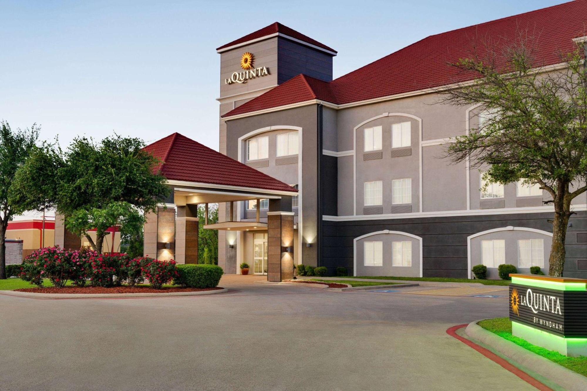 La Quinta By Wyndham Stephenville Exterior photo
